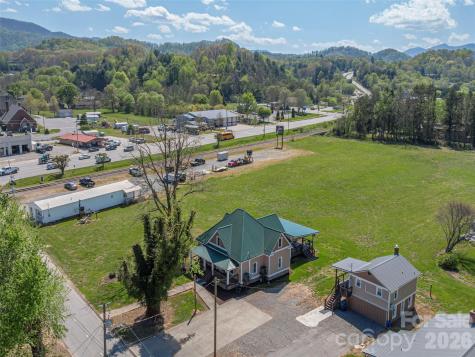 274 Charles Street Clyde NC 28721