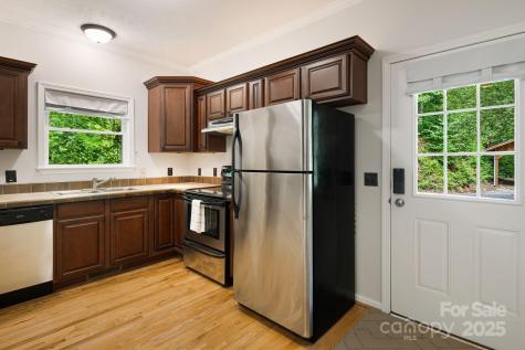 28 Back Stage Pass Canton NC 28716