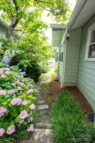 41 Michigan Avenue Asheville NC 28806