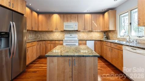12 Stuyvesant Crescent Asheville NC 28803