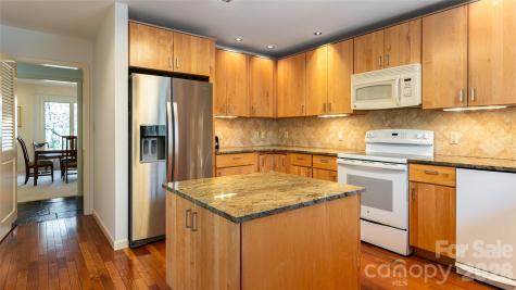 12 Stuyvesant Crescent Asheville NC 28803