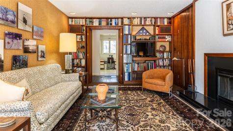 12 Stuyvesant Crescent Asheville NC 28803