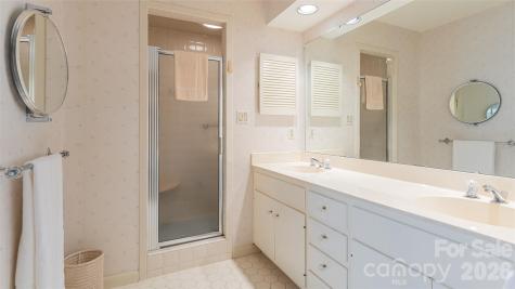 12 Stuyvesant Crescent Asheville NC 28803