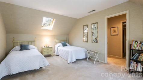 12 Stuyvesant Crescent Asheville NC 28803