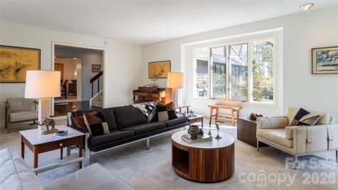 12 Stuyvesant Crescent Asheville NC 28803