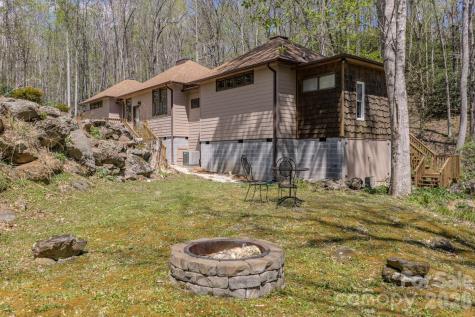 426 Cook Town Road Bakersville NC 28705