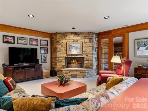 1000 Mcfarlane Way Hendersonville NC 28739