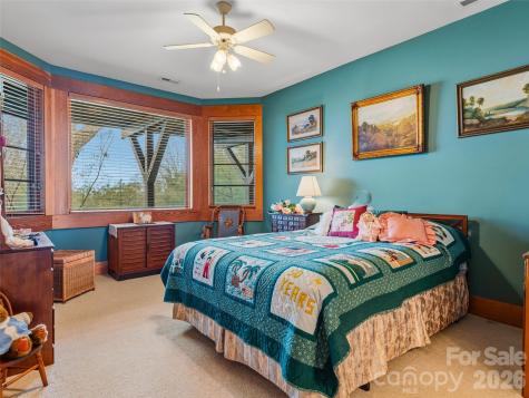 1000 Mcfarlane Way Hendersonville NC 28739