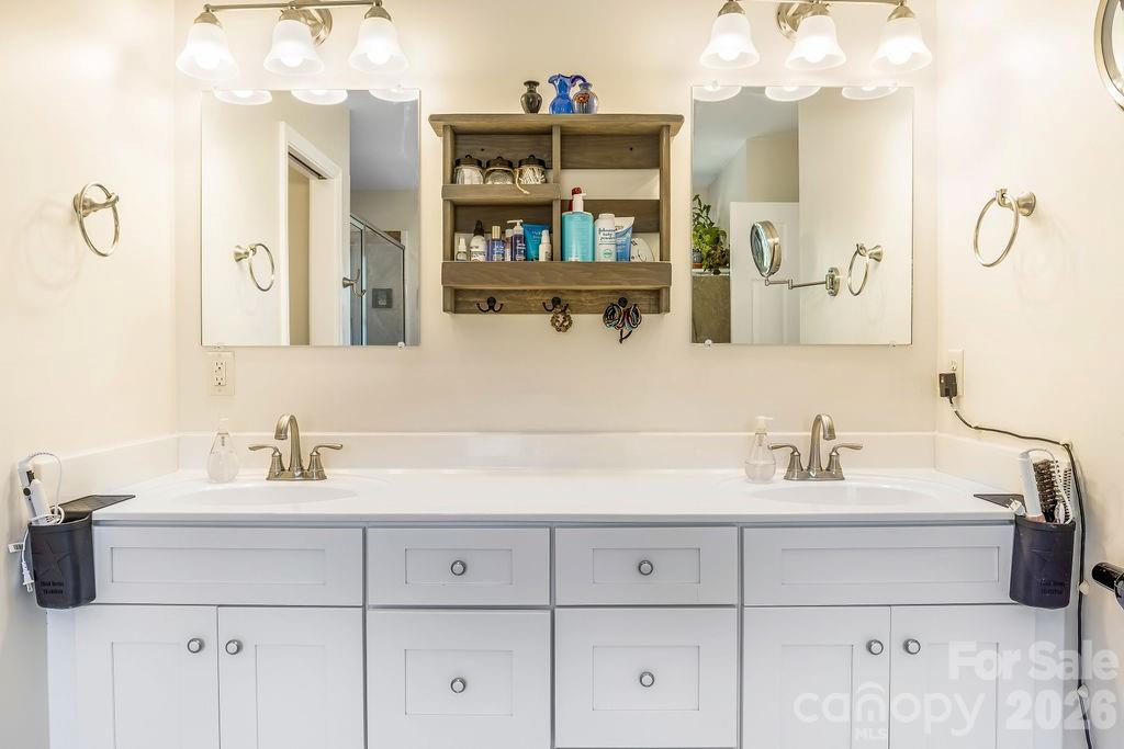 88 Apple Meadow Court Hendersonville NC 28739