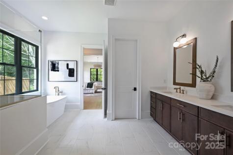 7011 Chateau Bordeaux Lane Charlotte NC 28270