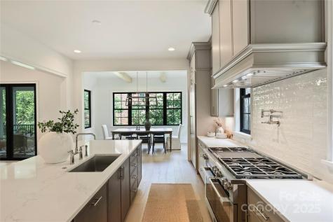 7011 Chateau Bordeaux Lane Charlotte NC 28270