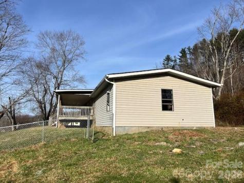 97 Oakland Drive Burnsville NC 28714