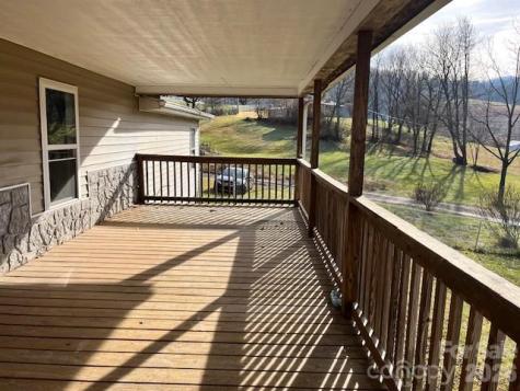 97 Oakland Drive Burnsville NC 28714