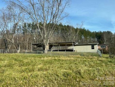 97 Oakland Drive Burnsville NC 28714