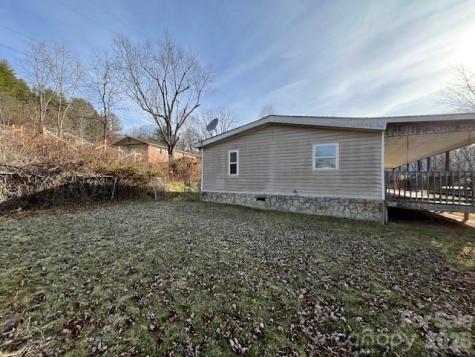 97 Oakland Drive Burnsville NC 28714