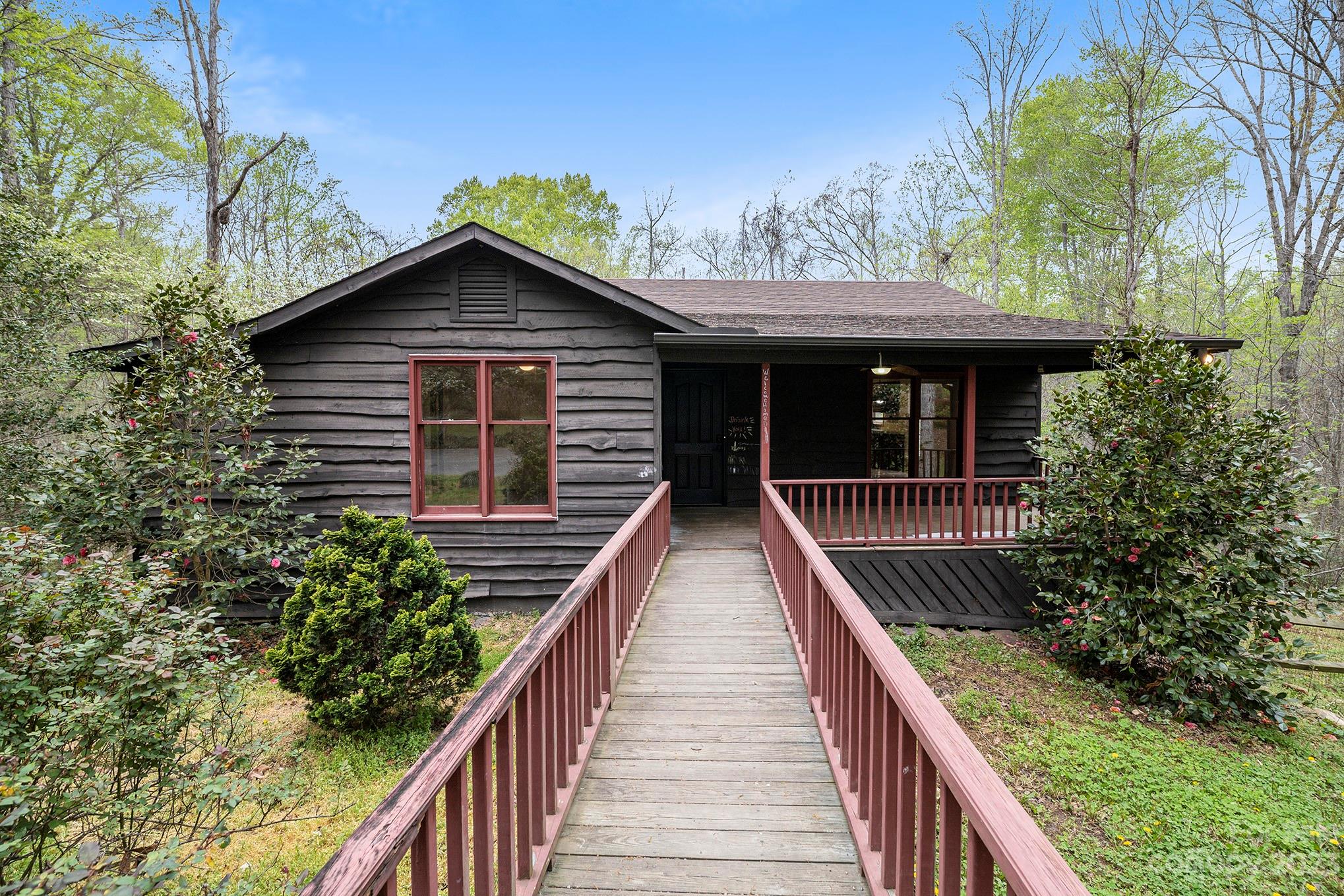 4063 Creekview Lane Denver NC 28037