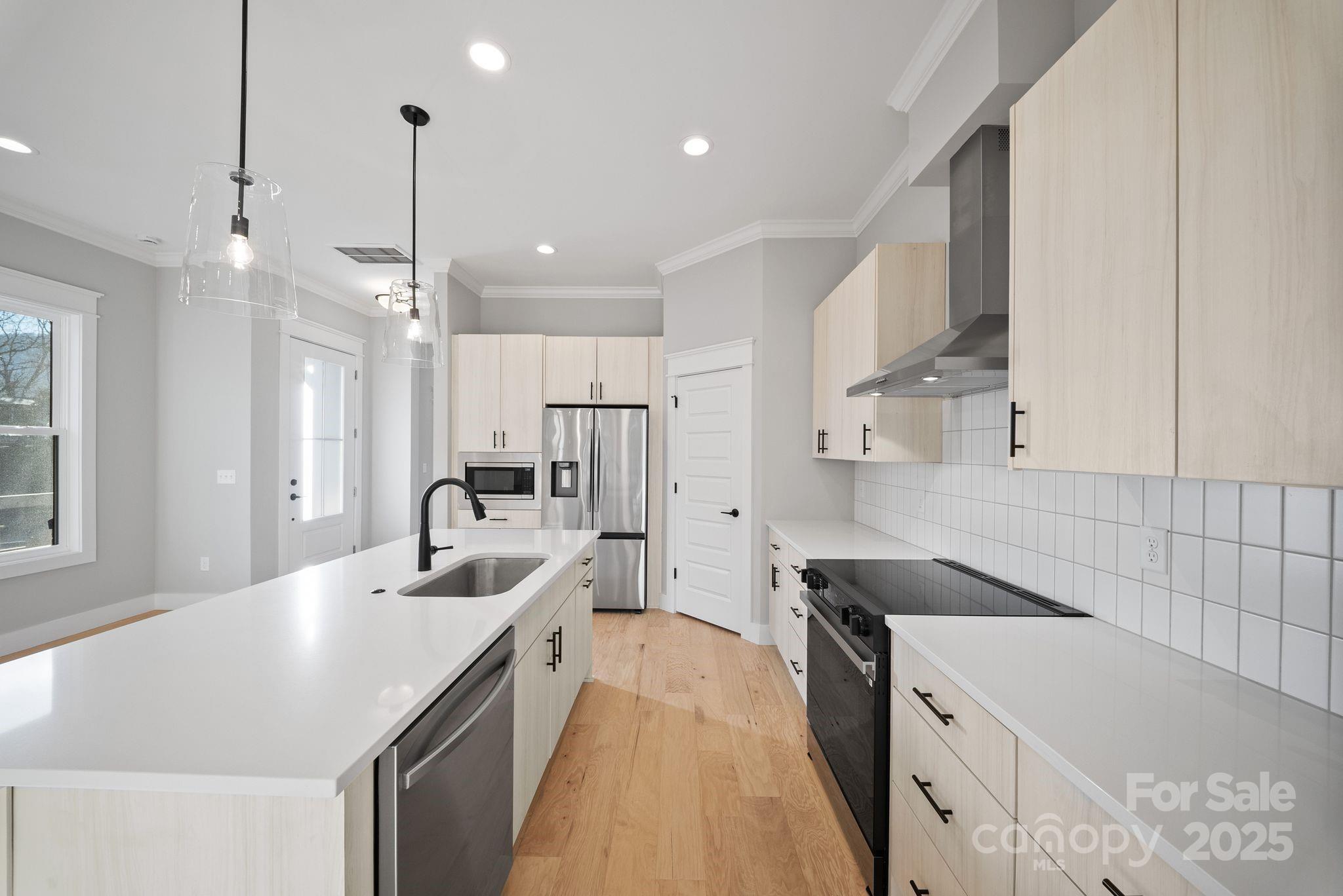 103 Collin Place Asheville NC 28804