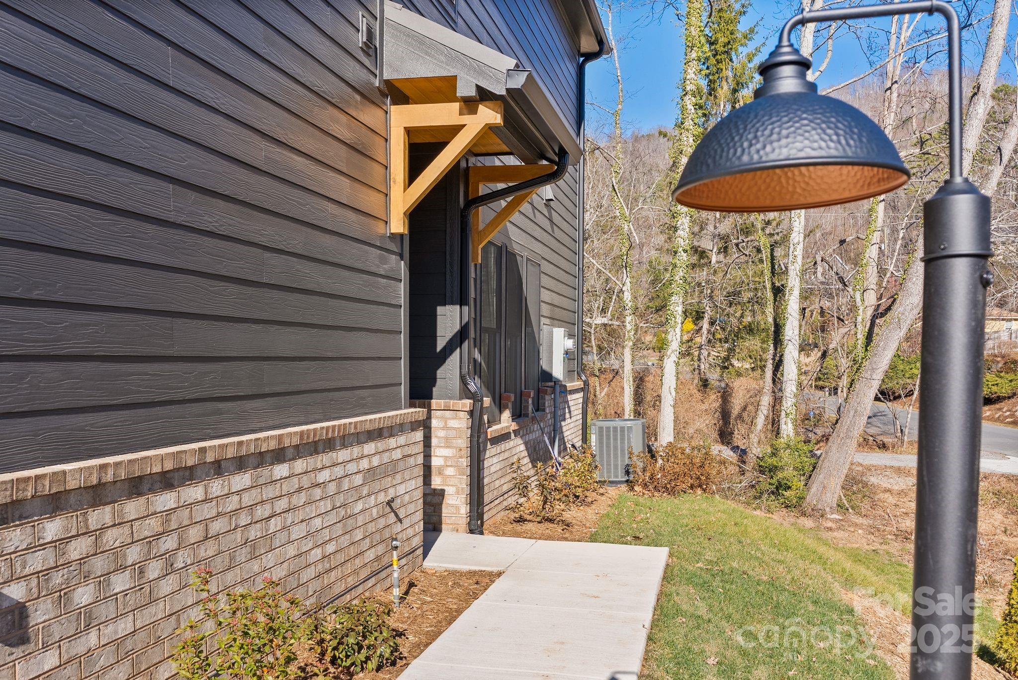 103 Collin Place Asheville NC 28804