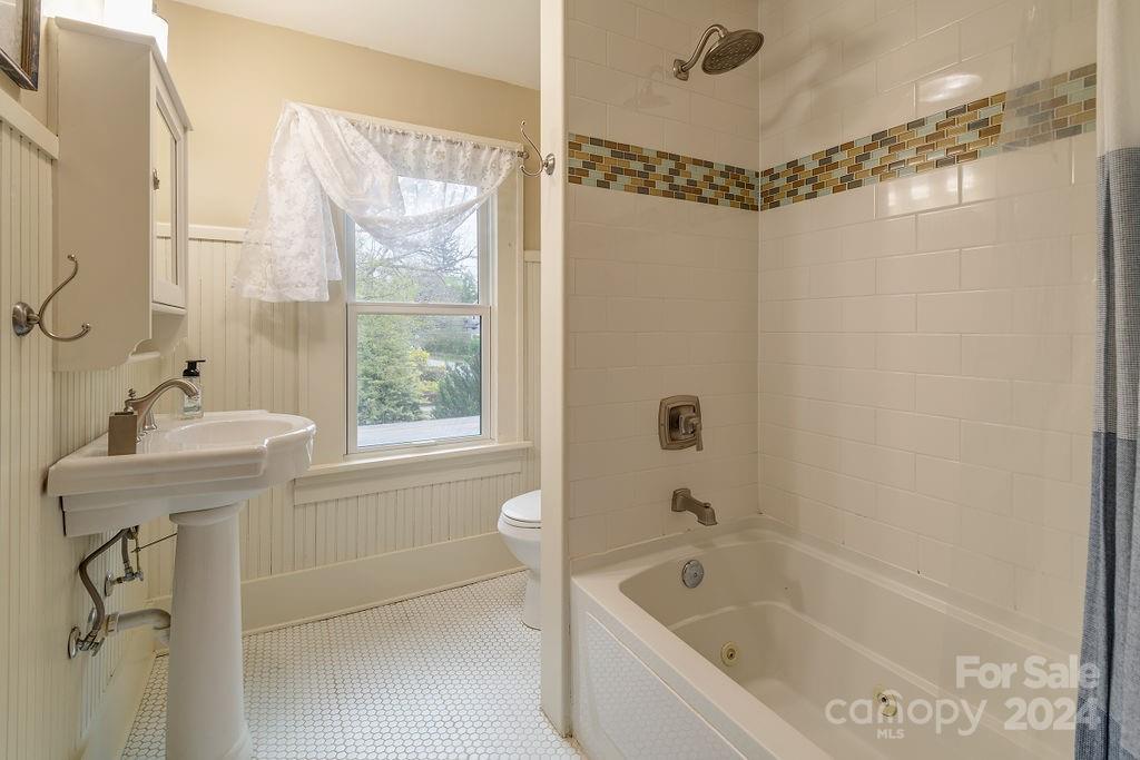104 Kenilworth Road Asheville NC 28803