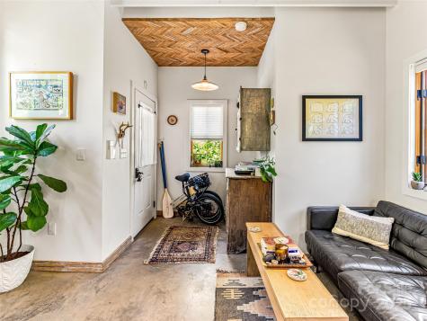 6 Wamboldt Avenue Asheville NC 28806