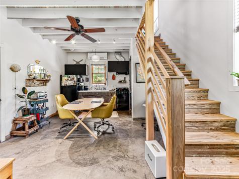 6 Wamboldt Avenue Asheville NC 28806