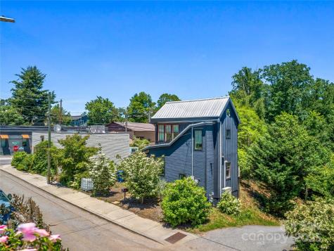 6 Wamboldt Avenue Asheville NC 28806