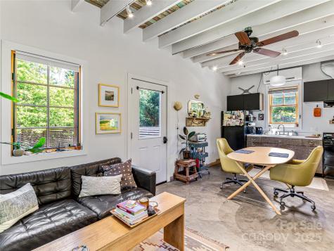 6 Wamboldt Avenue Asheville NC 28806