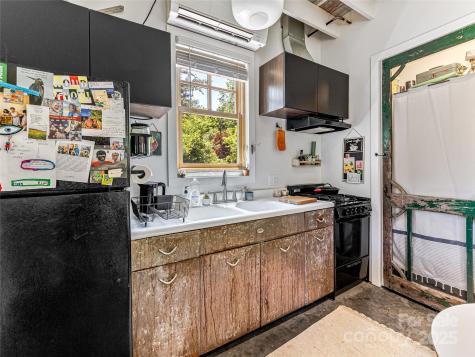 6 Wamboldt Avenue Asheville NC 28806