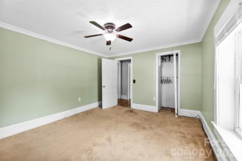 602 E Lee Avenue Bessemer City NC 28016