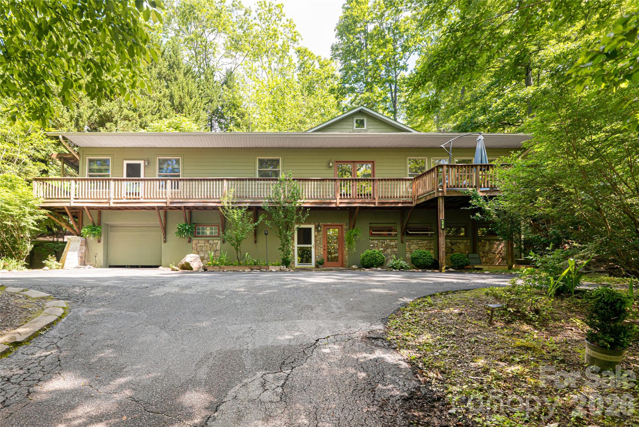 75 Cougar Lane Saluda NC 28773