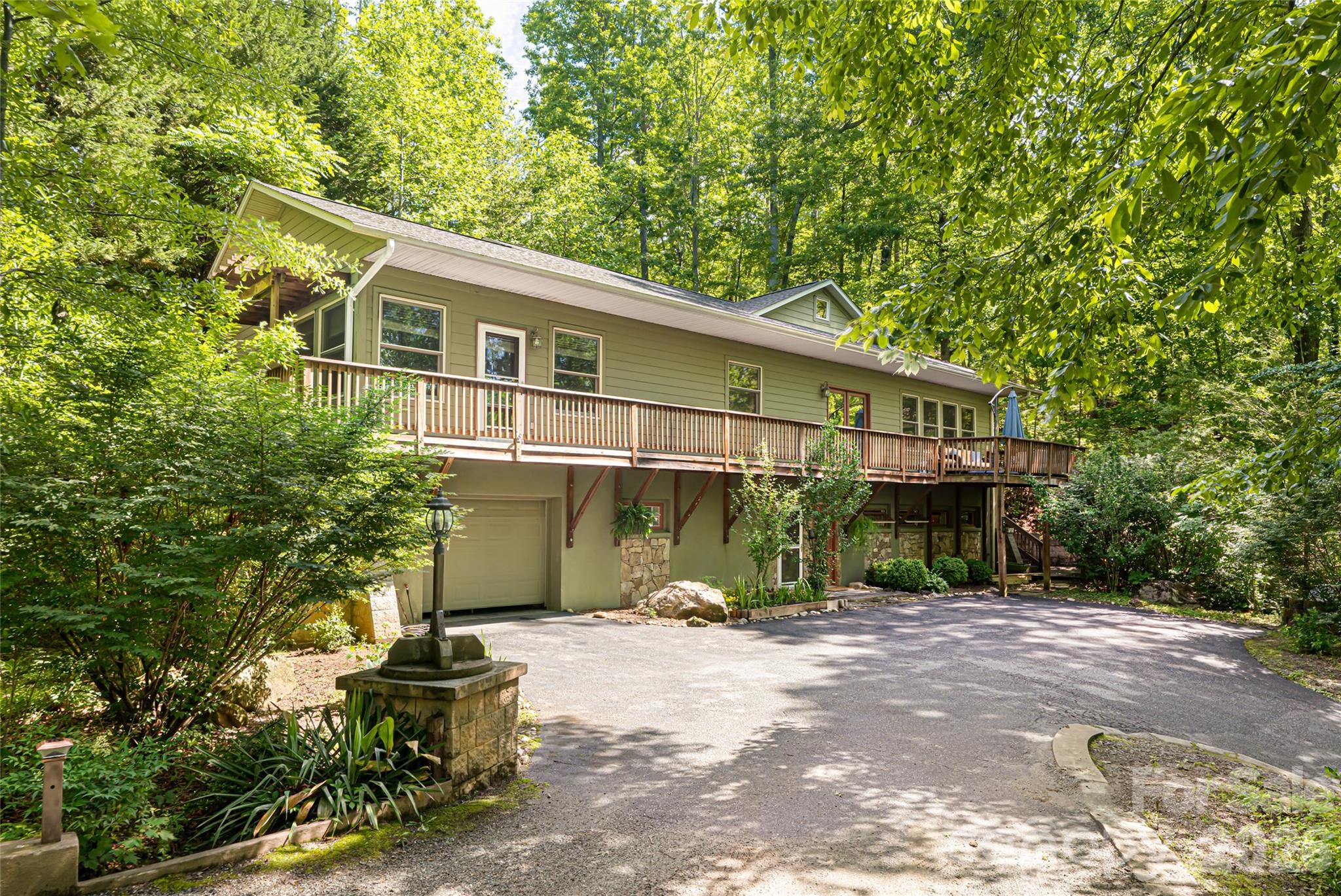 75 Cougar Lane Saluda NC 28773