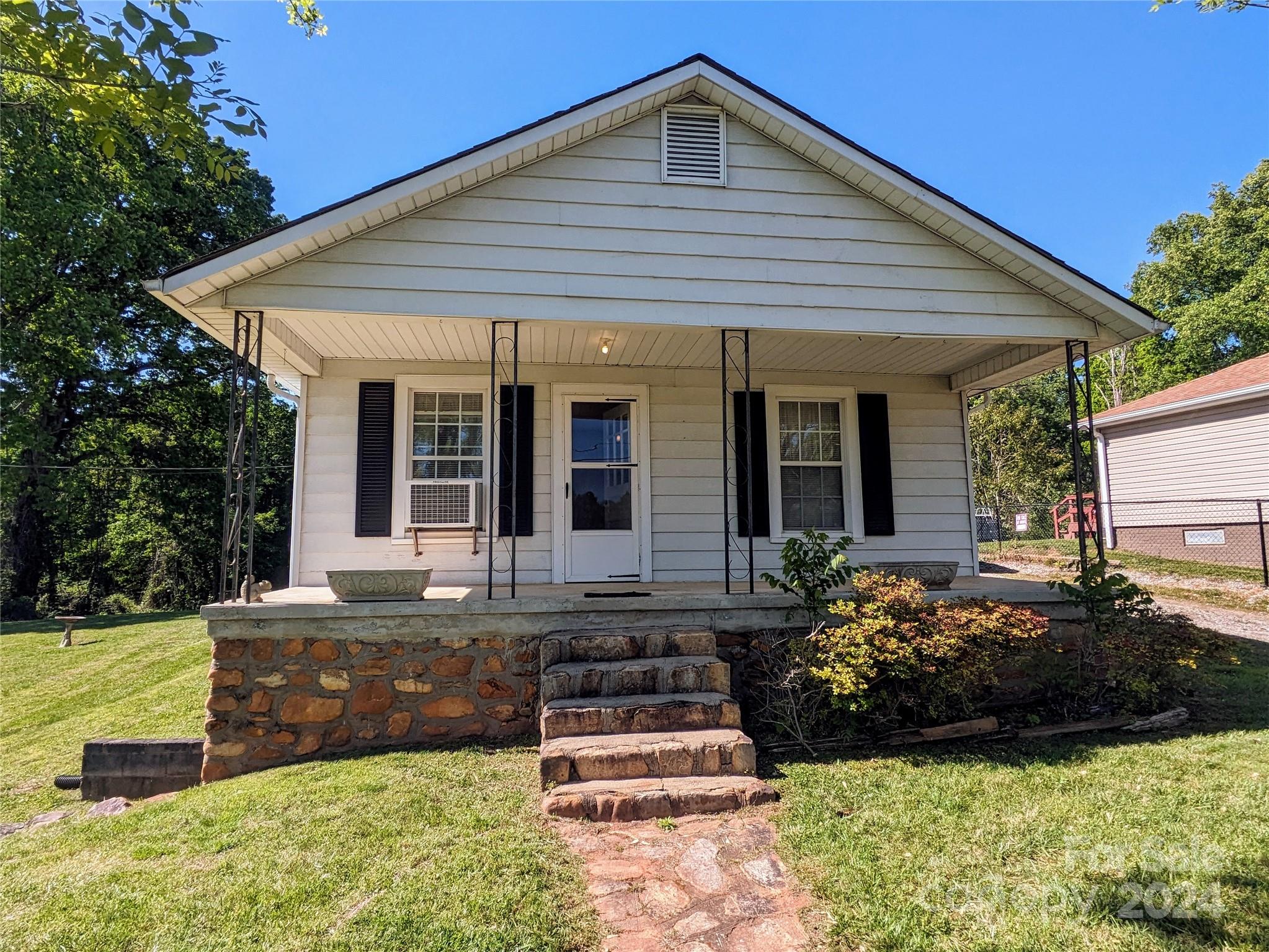 80 Grove Street Marion NC 28752