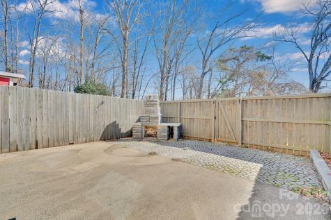 8308 Knights Bridge Road Charlotte NC 28210