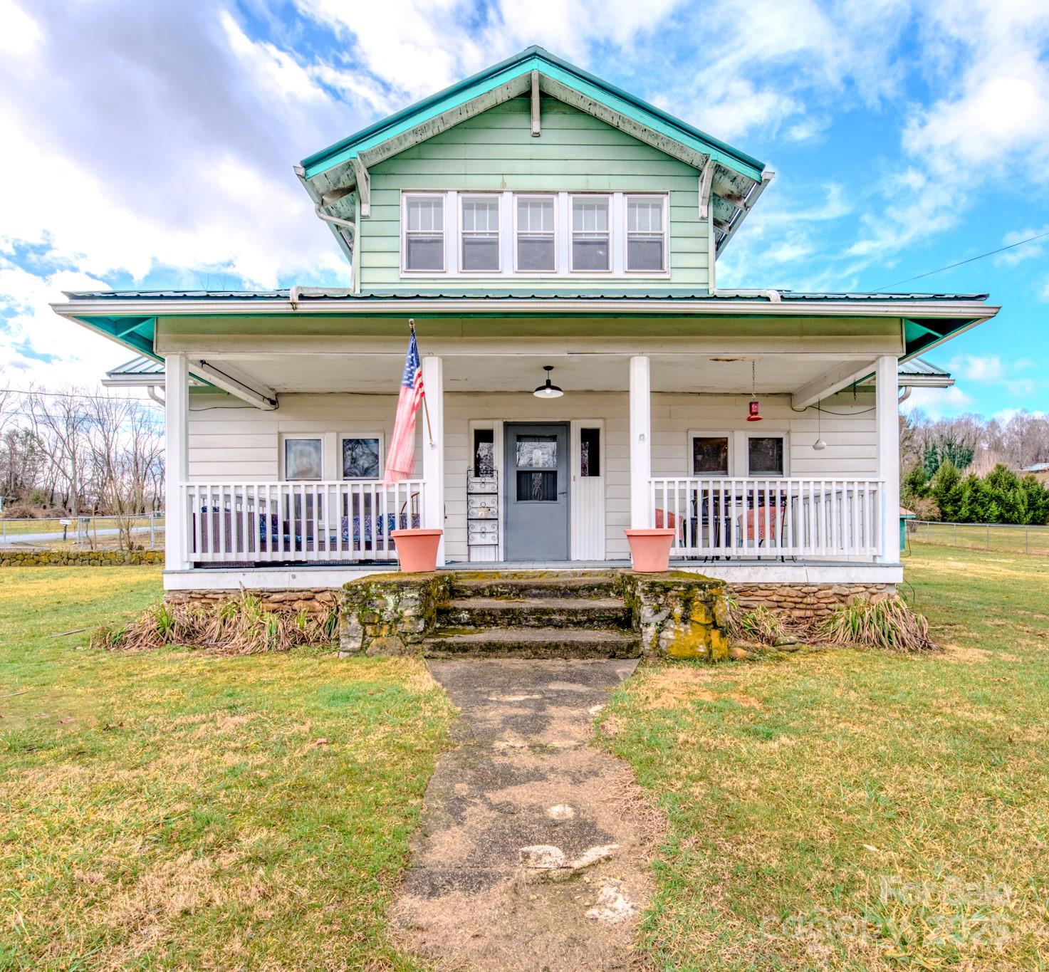 26 Hampshire Drive Waynesville NC 28786