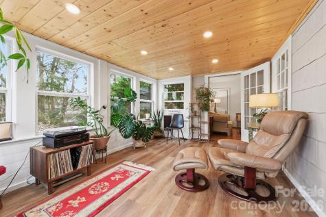 25 Bear Creek Road Asheville NC 28806