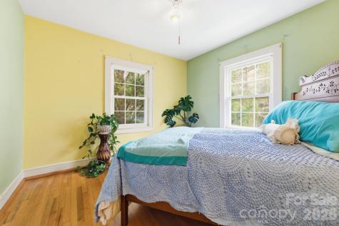 25 Bear Creek Road Asheville NC 28806