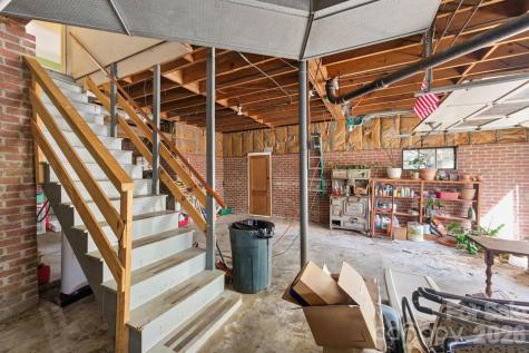 25 Bear Creek Road Asheville NC 28806