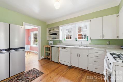 25 Bear Creek Road Asheville NC 28806