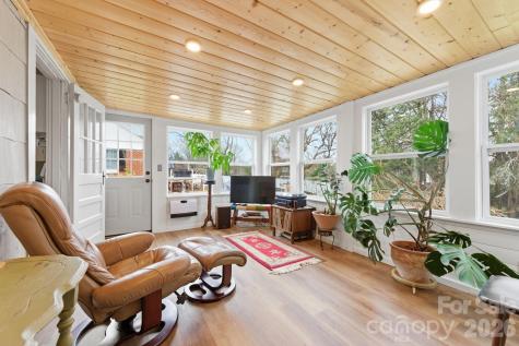 25 Bear Creek Road Asheville NC 28806