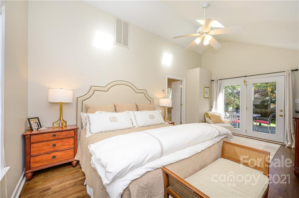 946 Sedgefield Road Charlotte NC 28209