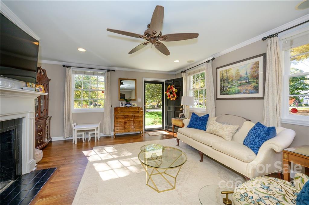 946 Sedgefield Road Charlotte NC 28209