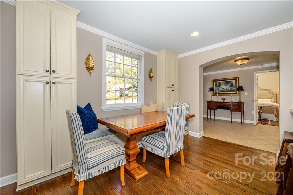 946 Sedgefield Road Charlotte NC 28209