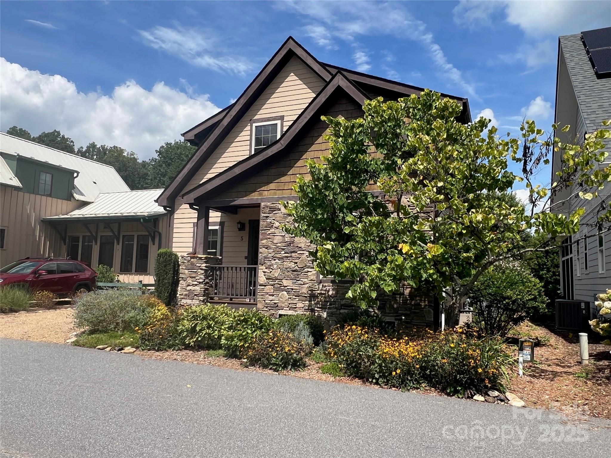 5 Verde Drive Asheville NC 28806