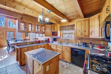 128 Kona Road Bakersville NC 28705