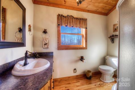 128 Kona Road Bakersville NC 28705