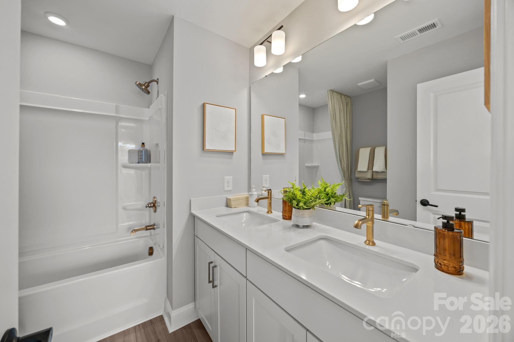 9013 Gulledge Court Charlotte NC 28262