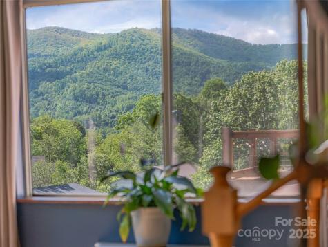 143 Mountain Crest Road Swannanoa NC 28778