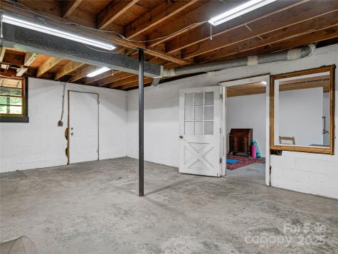 143 Mountain Crest Road Swannanoa NC 28778