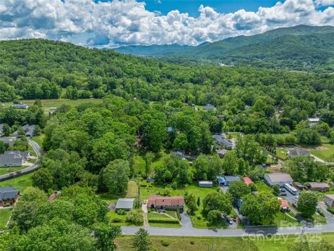 143 Mountain Crest Road Swannanoa NC 28778