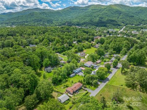 143 Mountain Crest Road Swannanoa NC 28778
